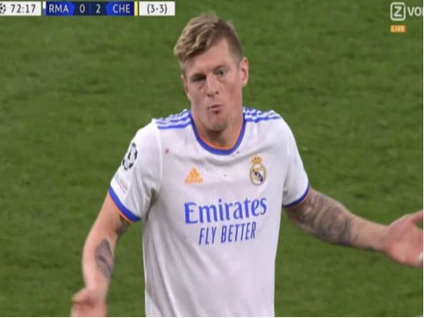 Tin bóng đá trưa 14/4: Kroos không hài lòng khi bị thay ra